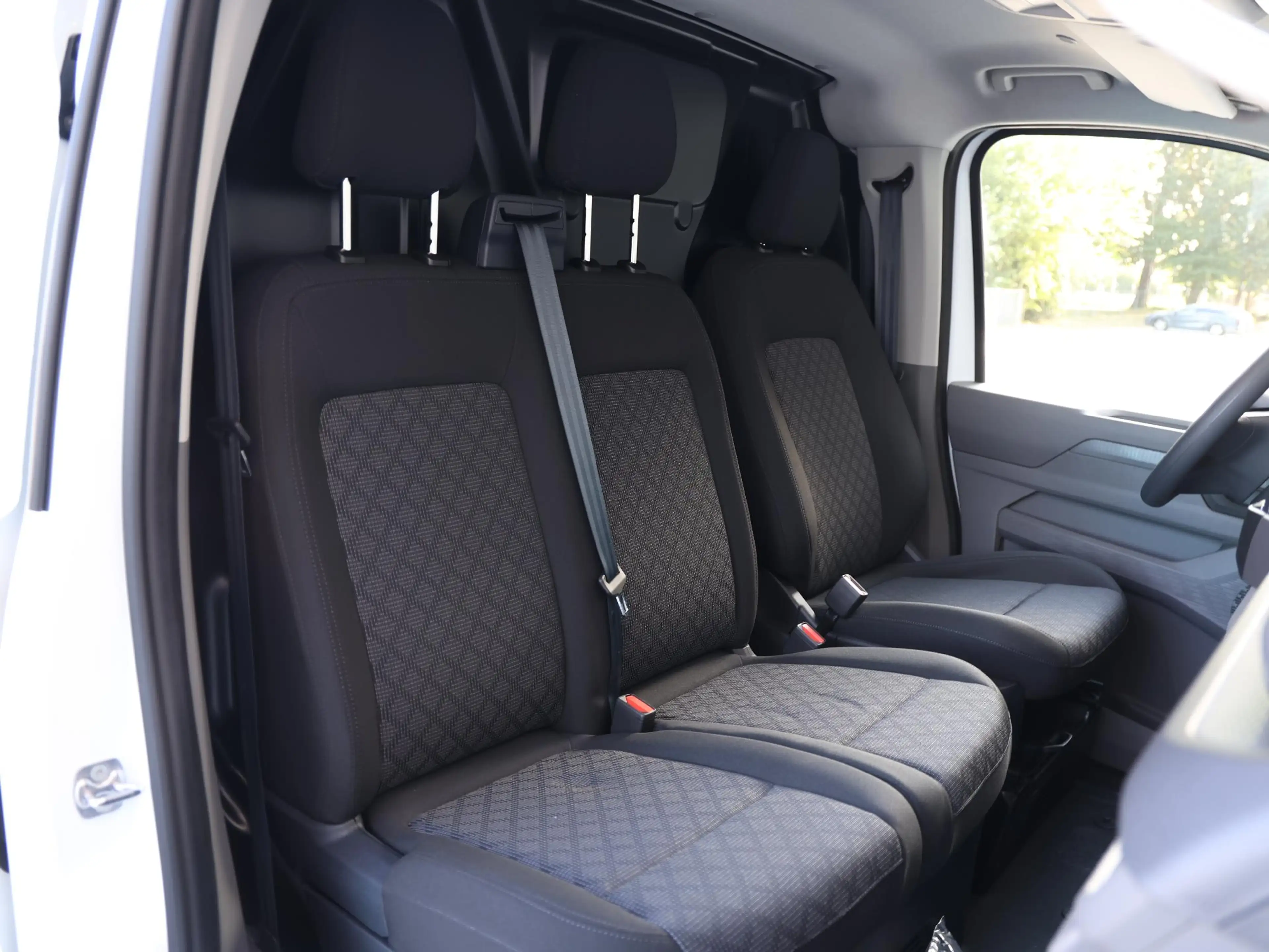 Volkswagen Transporter e-Transporter L1 71 kWh 136PK | Achterdeuren | Nav — photo 8