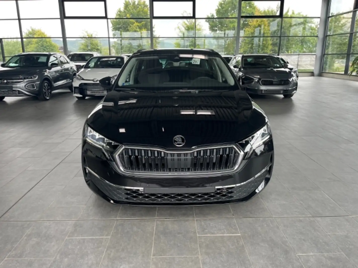 Skoda Octavia 1.5 TSI e-Tec Navi ACC LED Kamera Winterpaket Digi Zwart - 2
