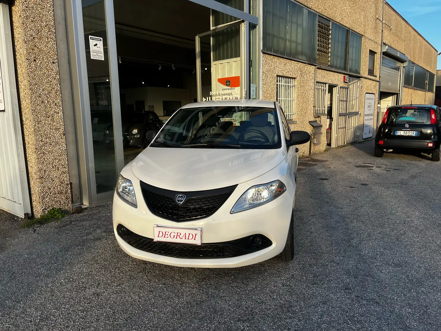 Lancia Ypsilon 1.0 firefly hybrid Silver -PERFETTA NEOPATENTATI- Bianco - 2