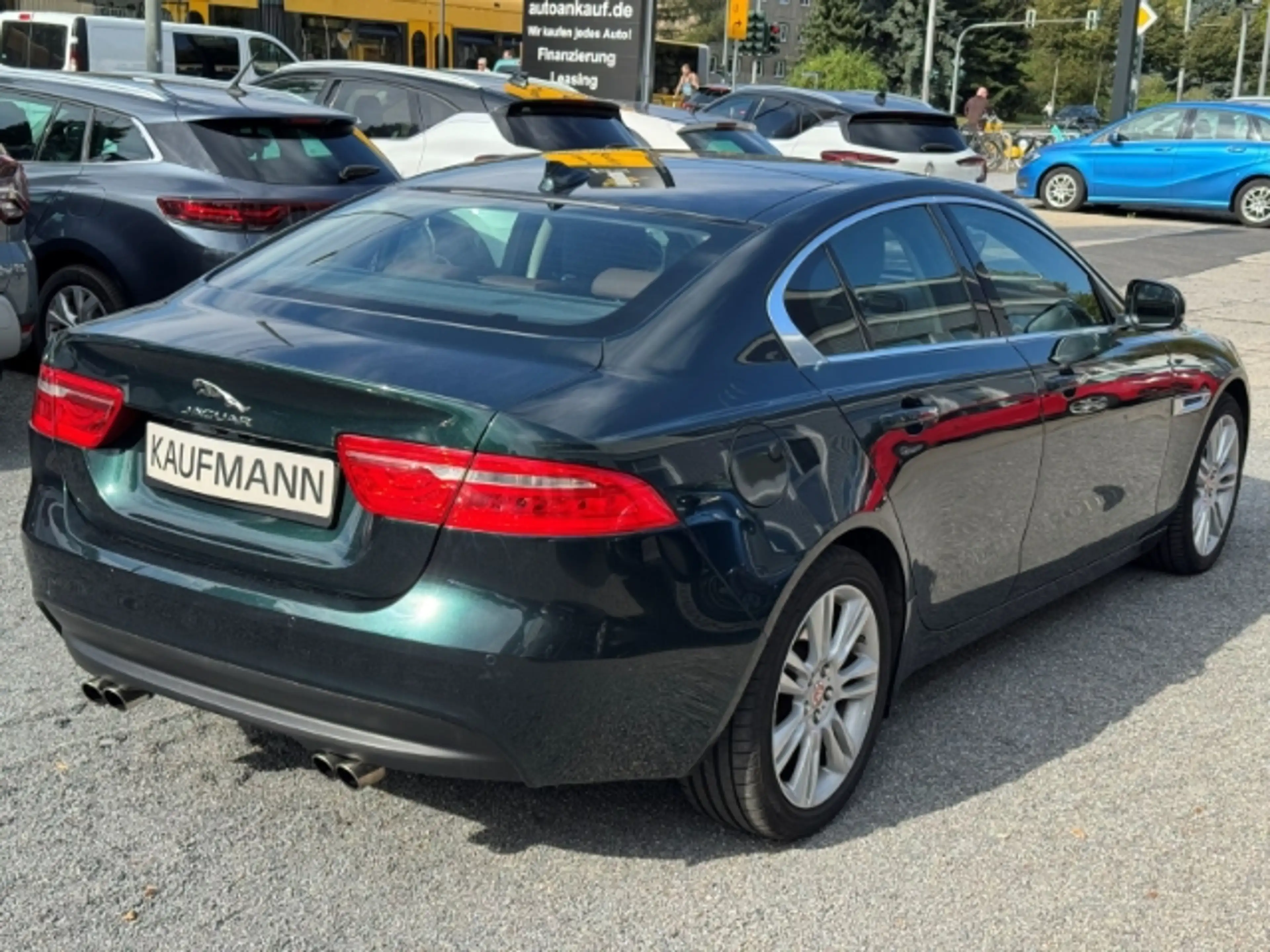 Jaguar XE Portfolio 20t Jaguar Navi Leder Bi-Xenon Lenkhzg&S — photo 3