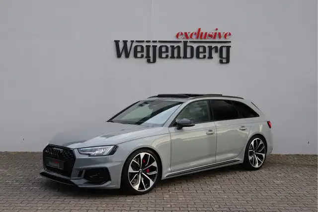 Audi RS4 2.9 TFSI Quattro Matrix Pano Massage Carbon