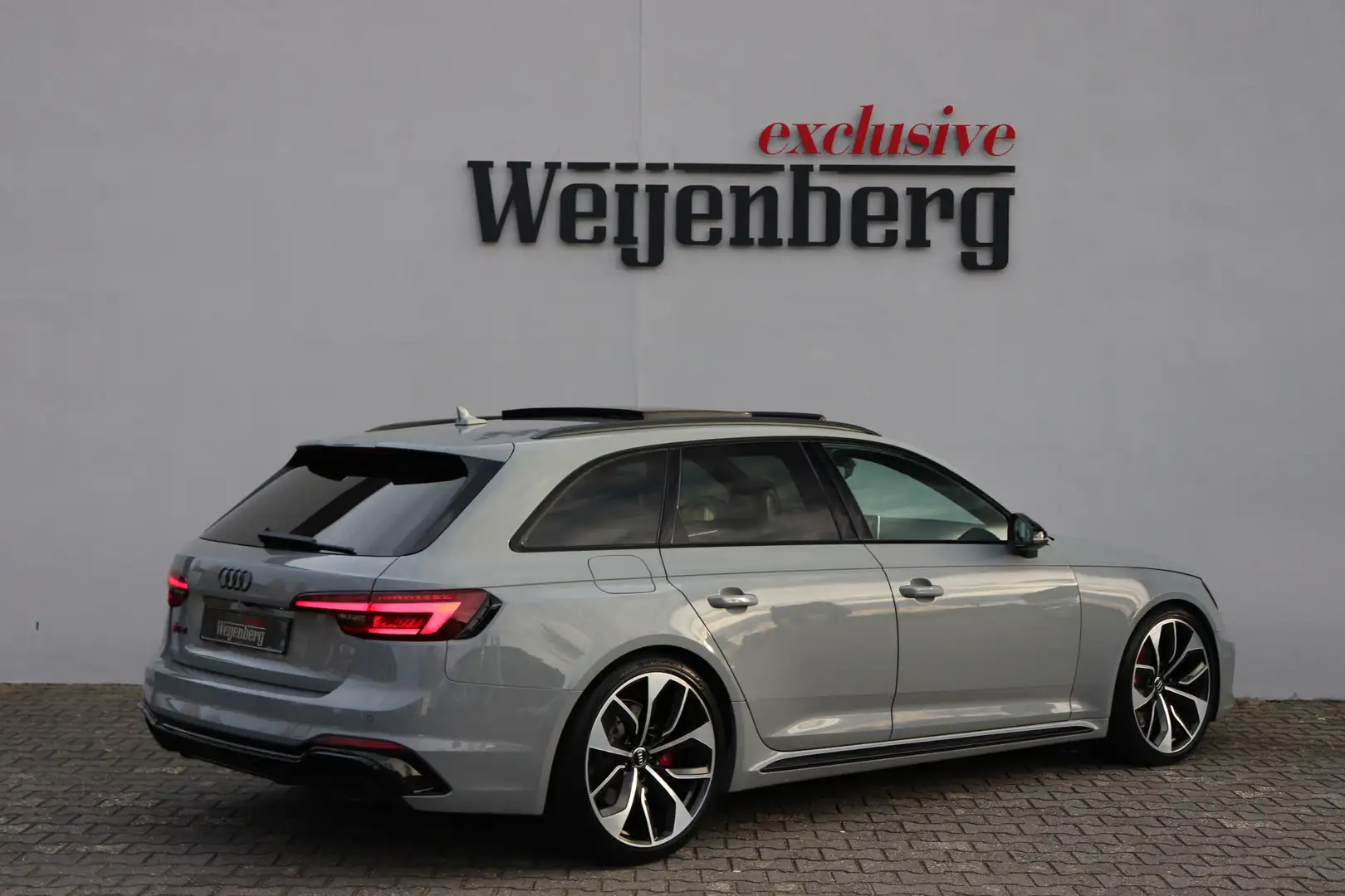 Audi RS4 2.9 TFSI Quattro Matrix Pano Massage Carbon Gris - 2