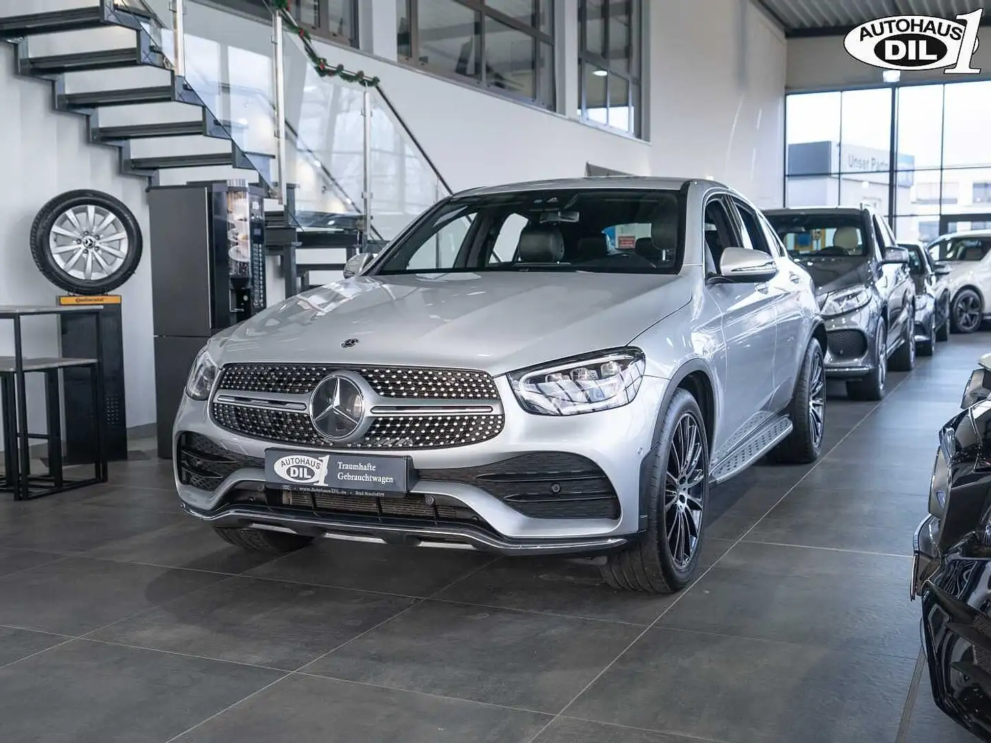 Mercedes-Benz GLC 300 d Coupé *AMG*R-KAMERA*BURMESTER*1.HD* Silber - 2