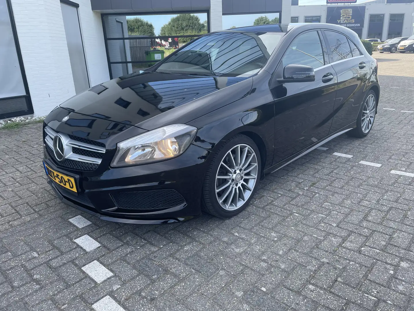 Mercedes-Benz A 220 mercedes-benz a klasse a220 4Matic 7G-DCT AMG Line - 1