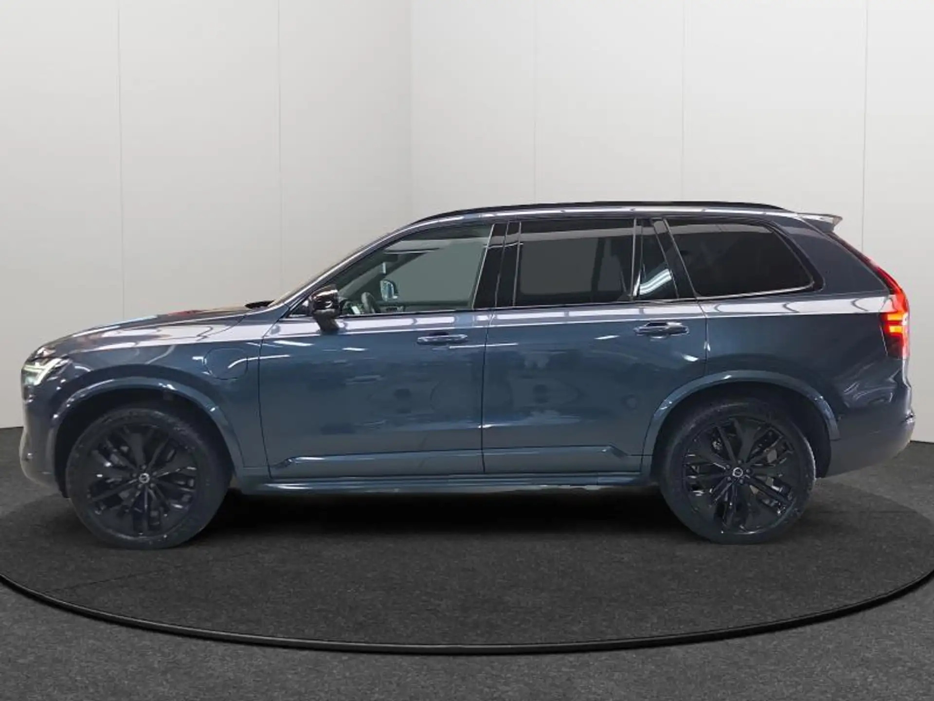 Volvo XC90 XC90 Plug-in Hybrid 2026 네이비 사진 2