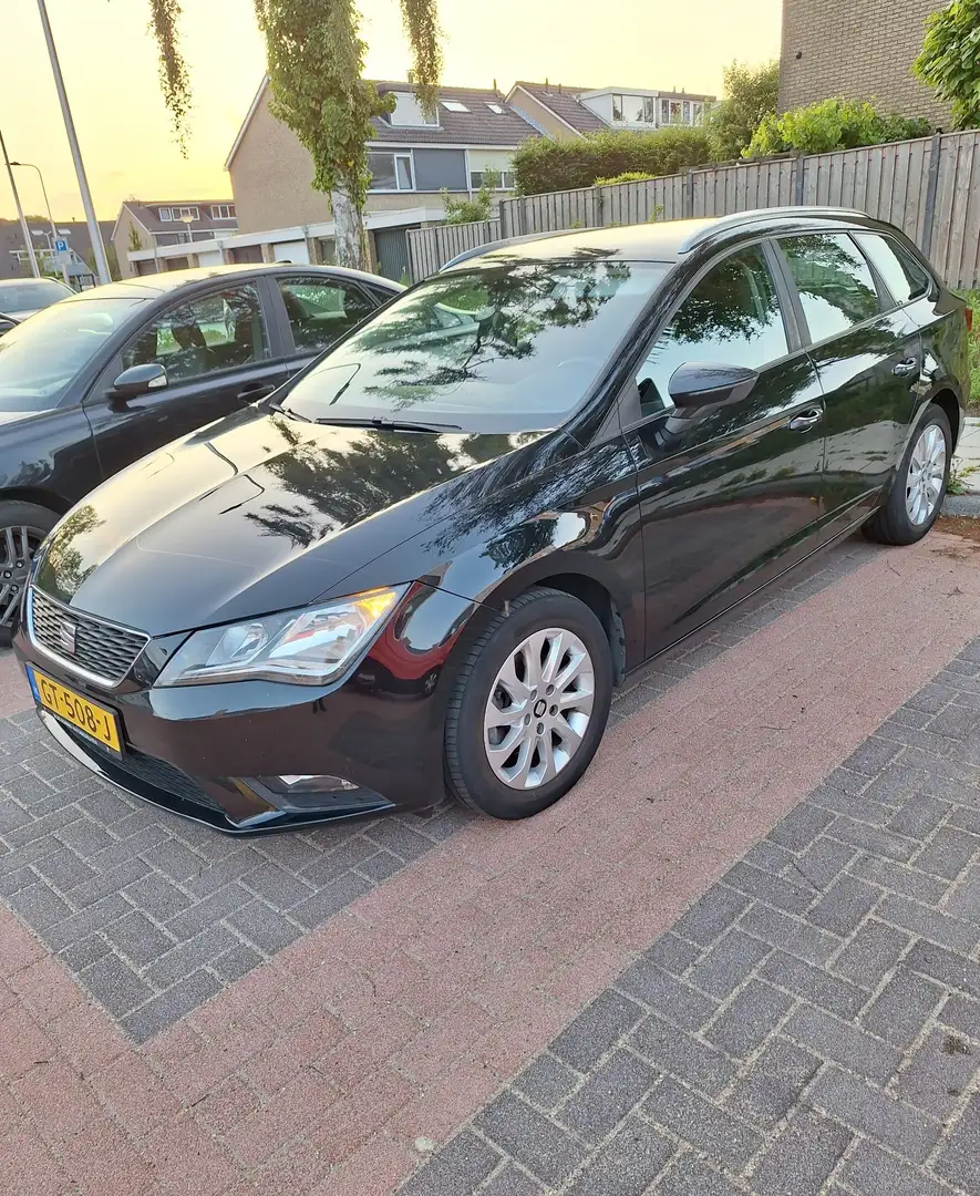 SEAT Leon 1.2 TSI Style ST Zwart - 1