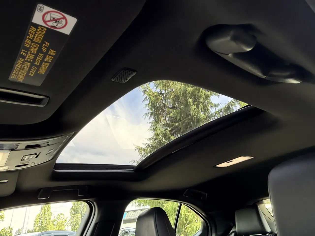 Lexus UX photo Lexus UX