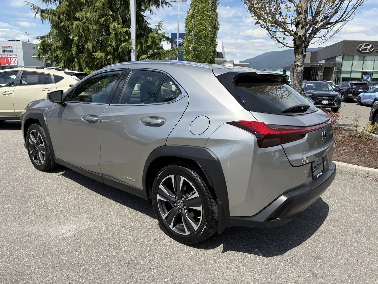 Lexus UX photo Lexus UX