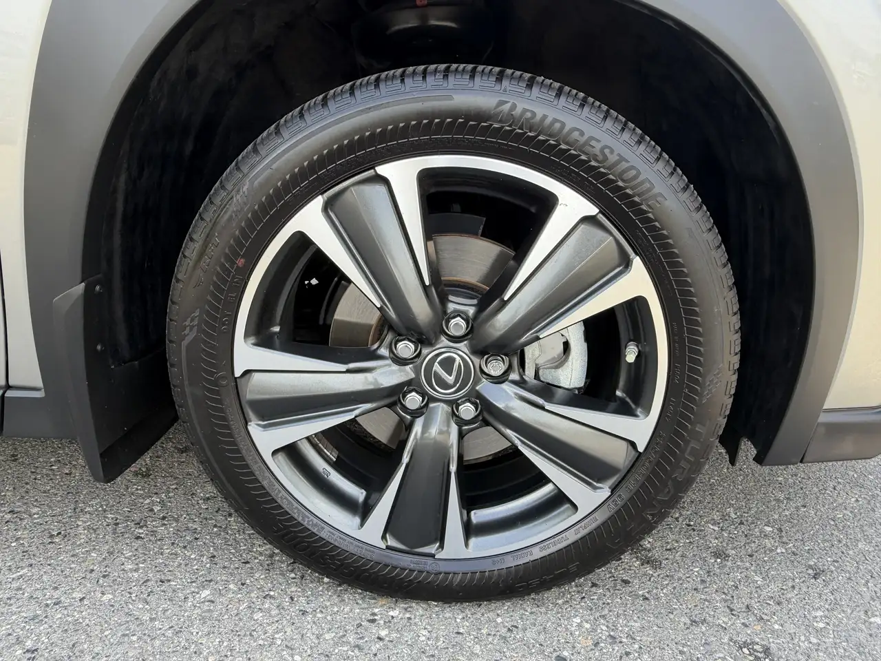 Lexus UX photo Lexus UX
