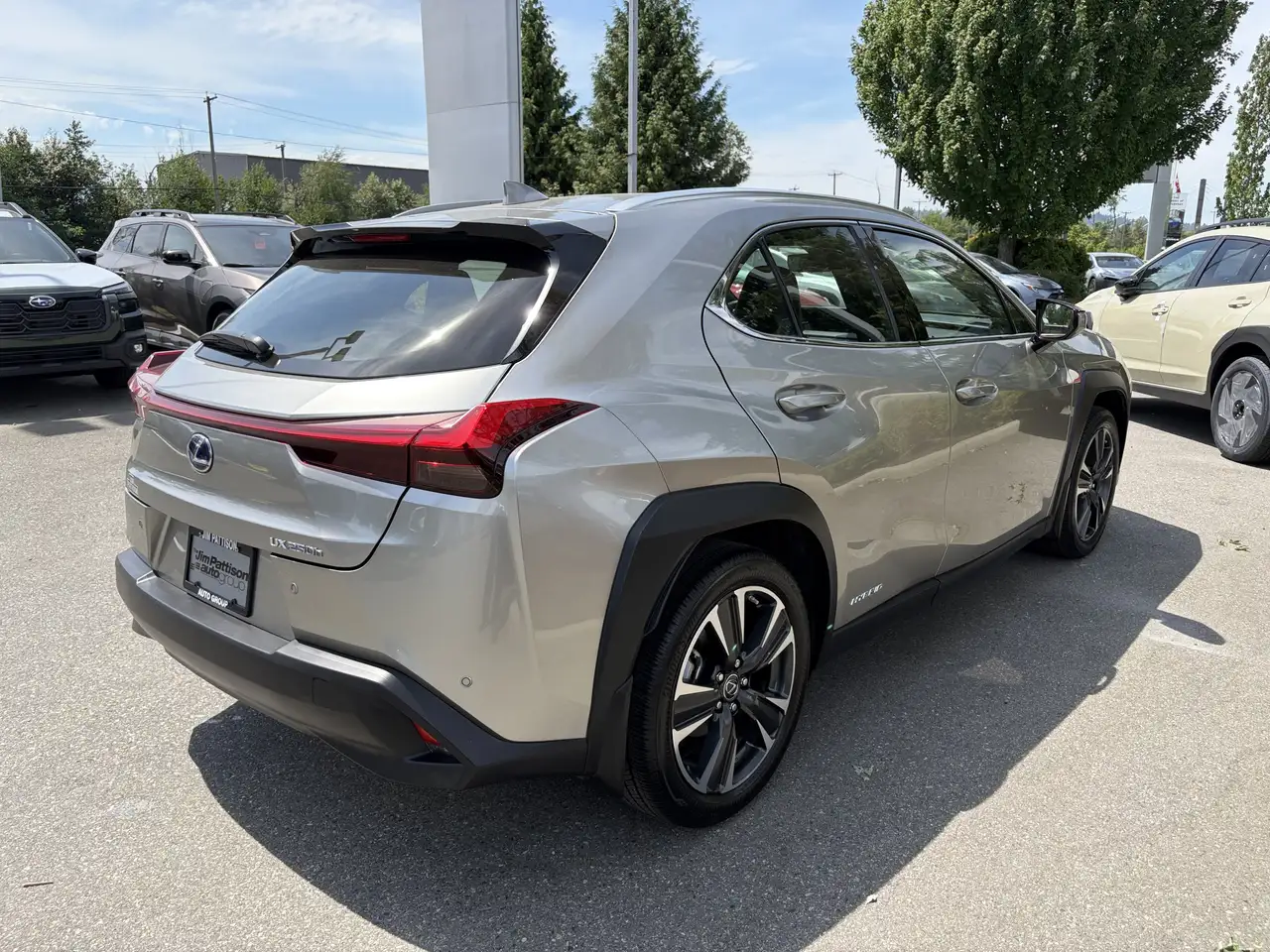 Lexus UX photo Lexus UX