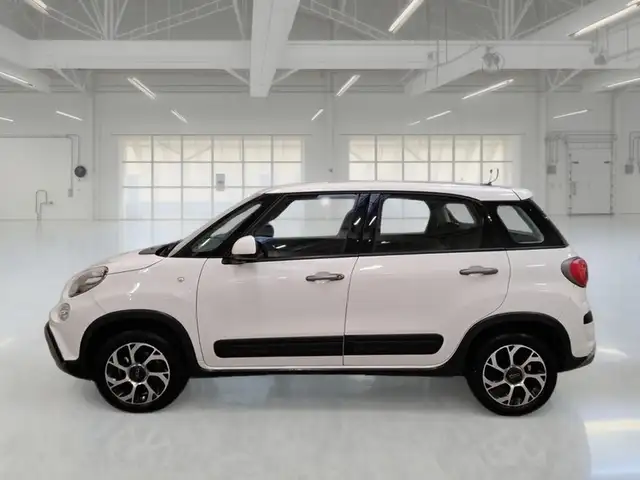 Fiat 500l view 5