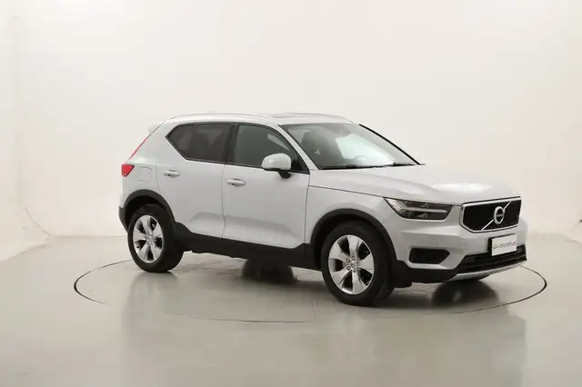 Volvo XC40 view 7