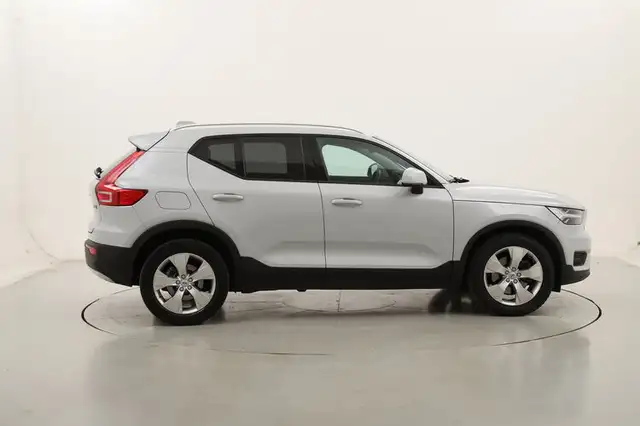 Volvo XC40 view 6