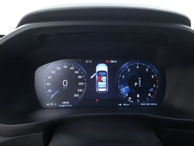 Volvo XC40 view 12