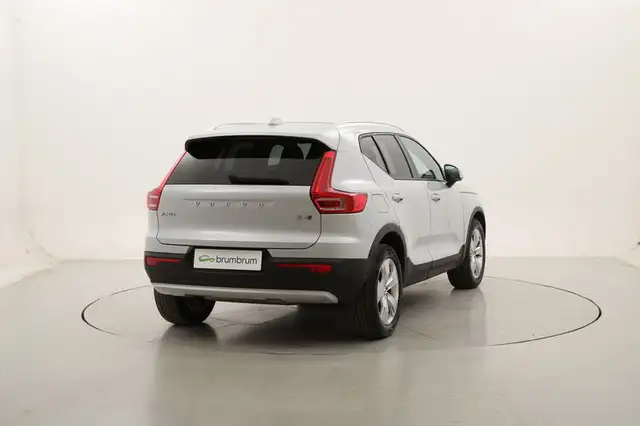 Volvo XC40 view 5