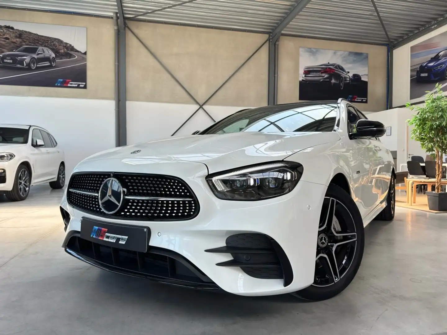 Mercedes-Benz E 300 e AMG Line, 11/2021, 61.000kms Wit - 2