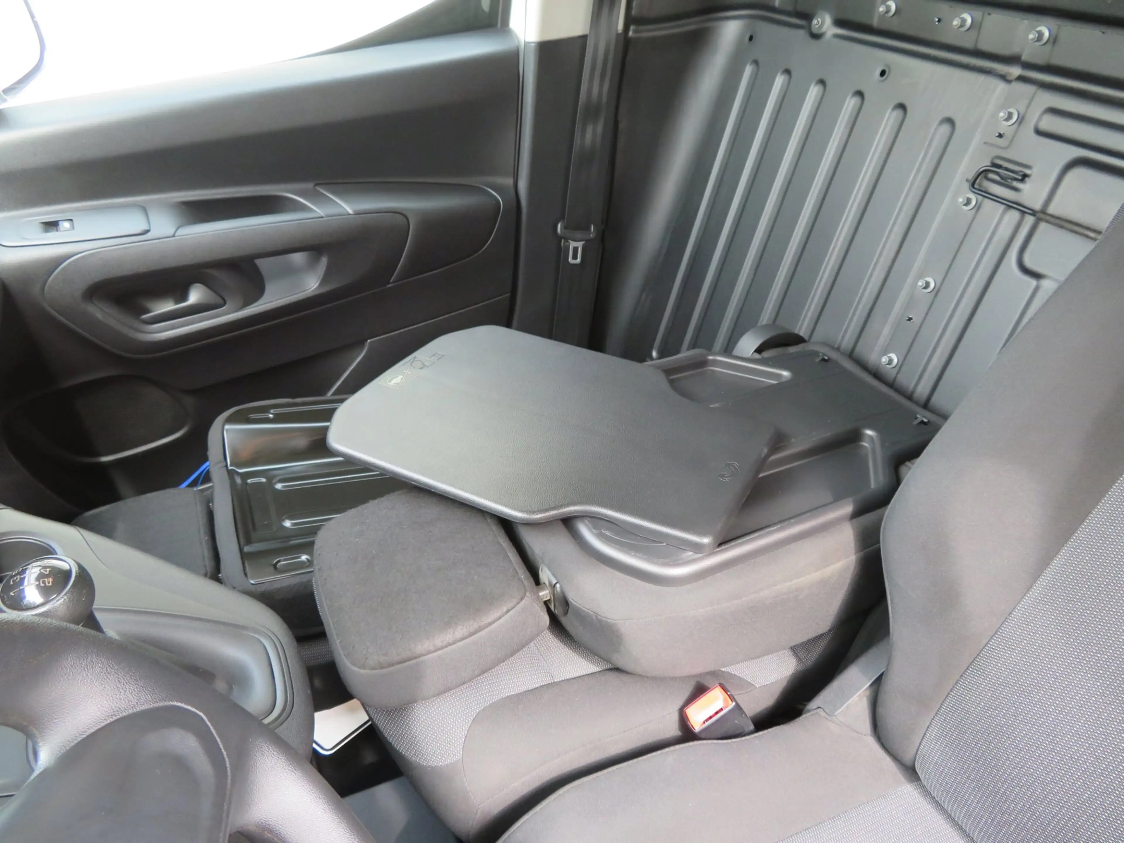 Peugeot Partner 1.5 BlueHDI Pro 3 PERSOONS-AIRCO-EURO 6-TREKHAAK-1 — photo 14