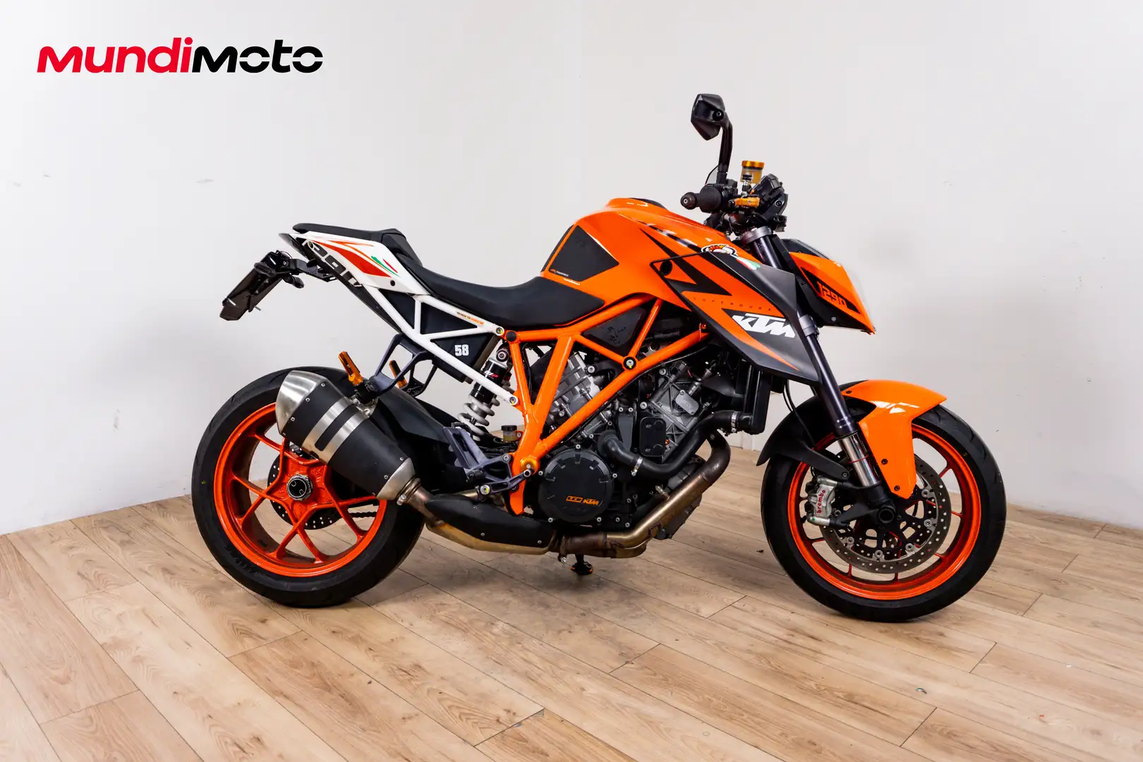 KTM 1290 Super Duke R - 1