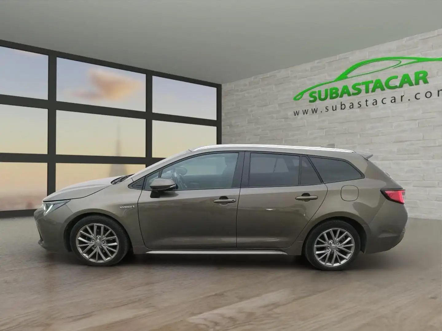 Toyota Corolla Touring Sports 125H Feel! Marrón - 1