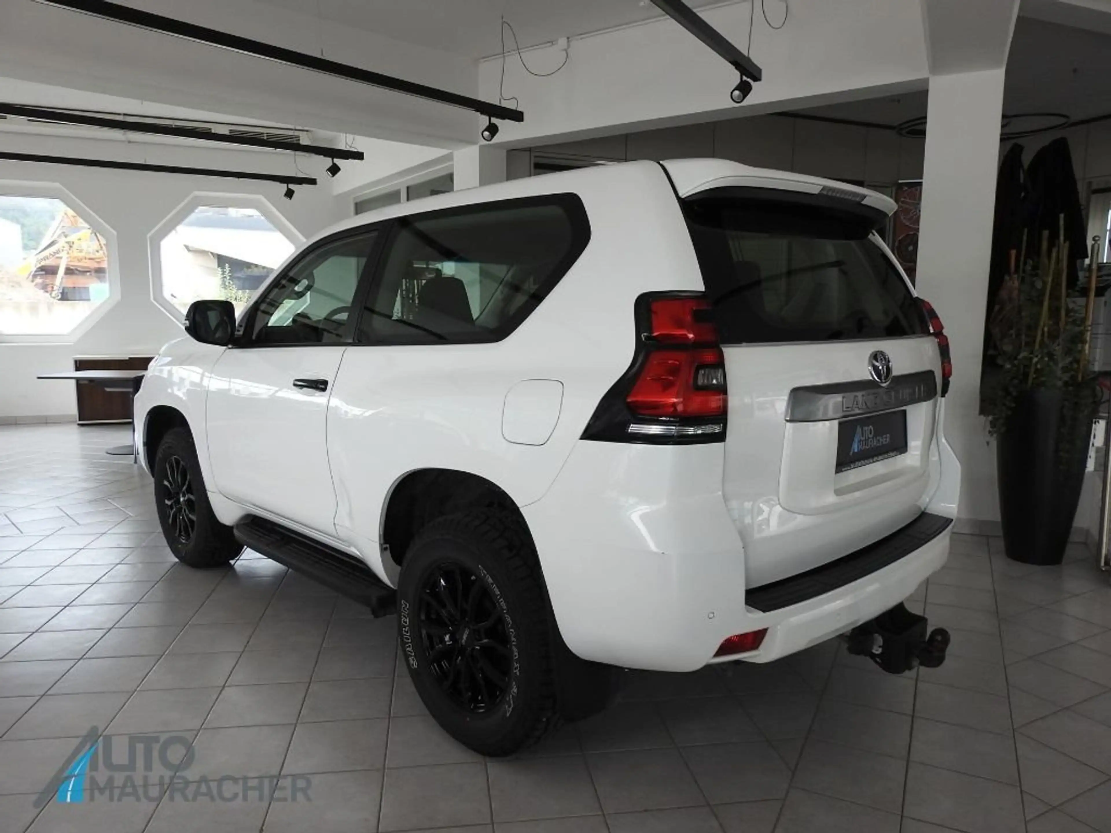 Toyota Land Cruiser 2.8 D4-D 3trg*AHK* — photo 5