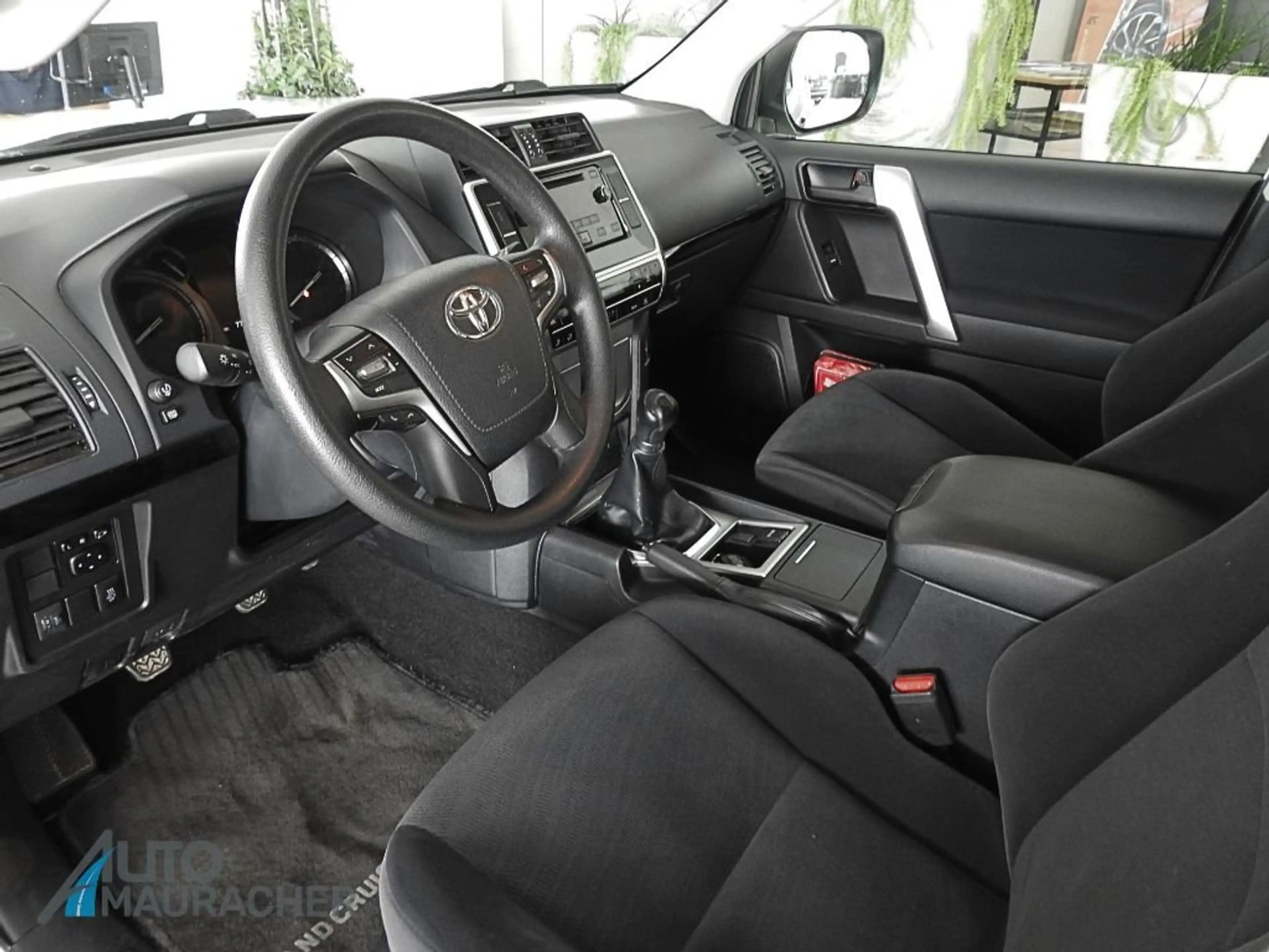 Toyota Land Cruiser 2.8 D4-D 3trg*AHK* — photo 8