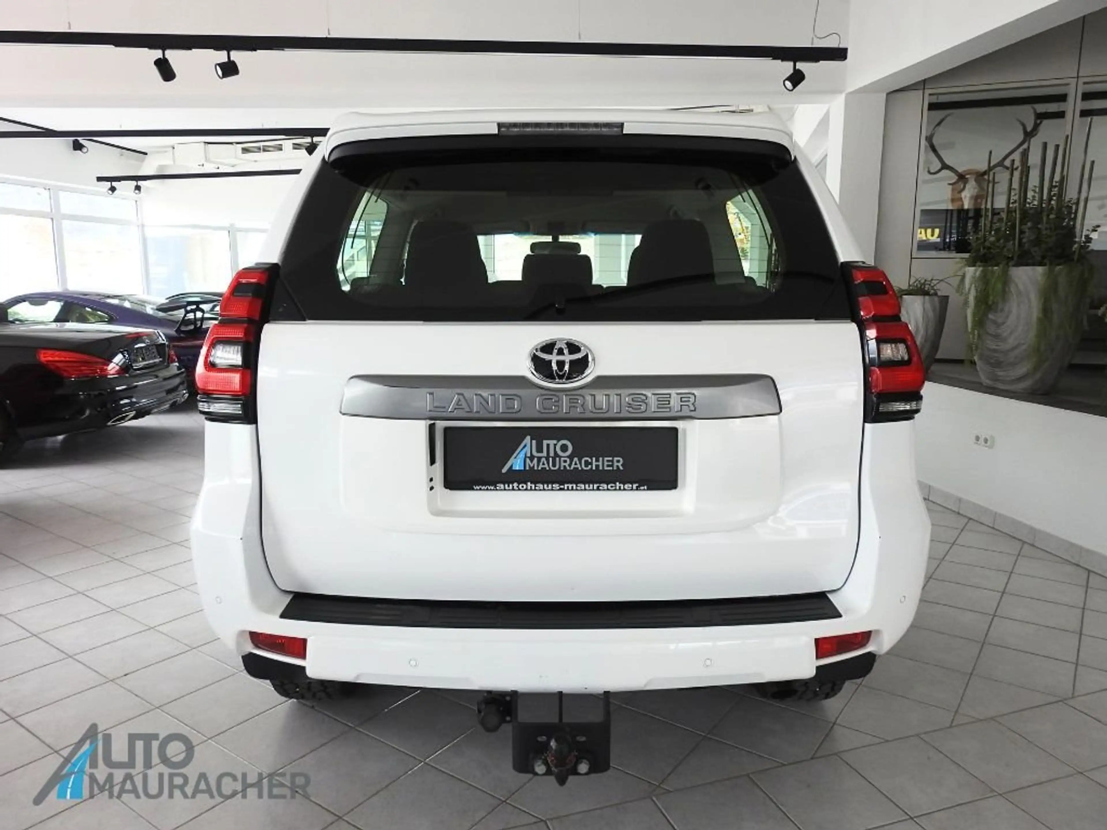 Toyota Land Cruiser 2.8 D4-D 3trg*AHK* — photo 6