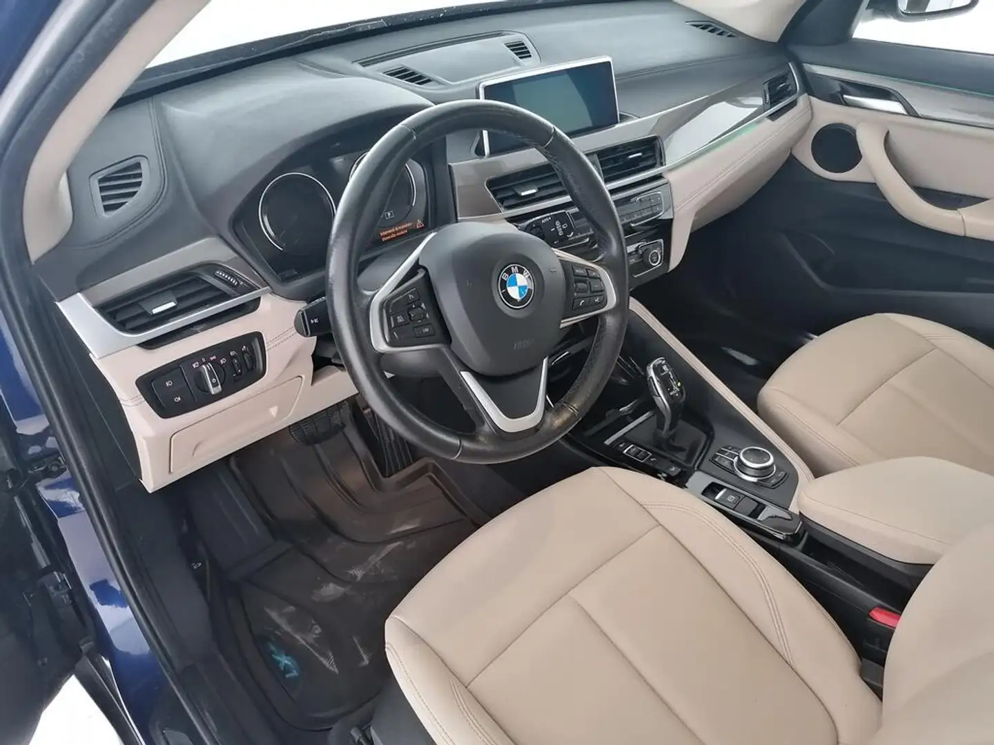 BMW X1 xdrive20d xLine auto Blauw - 2