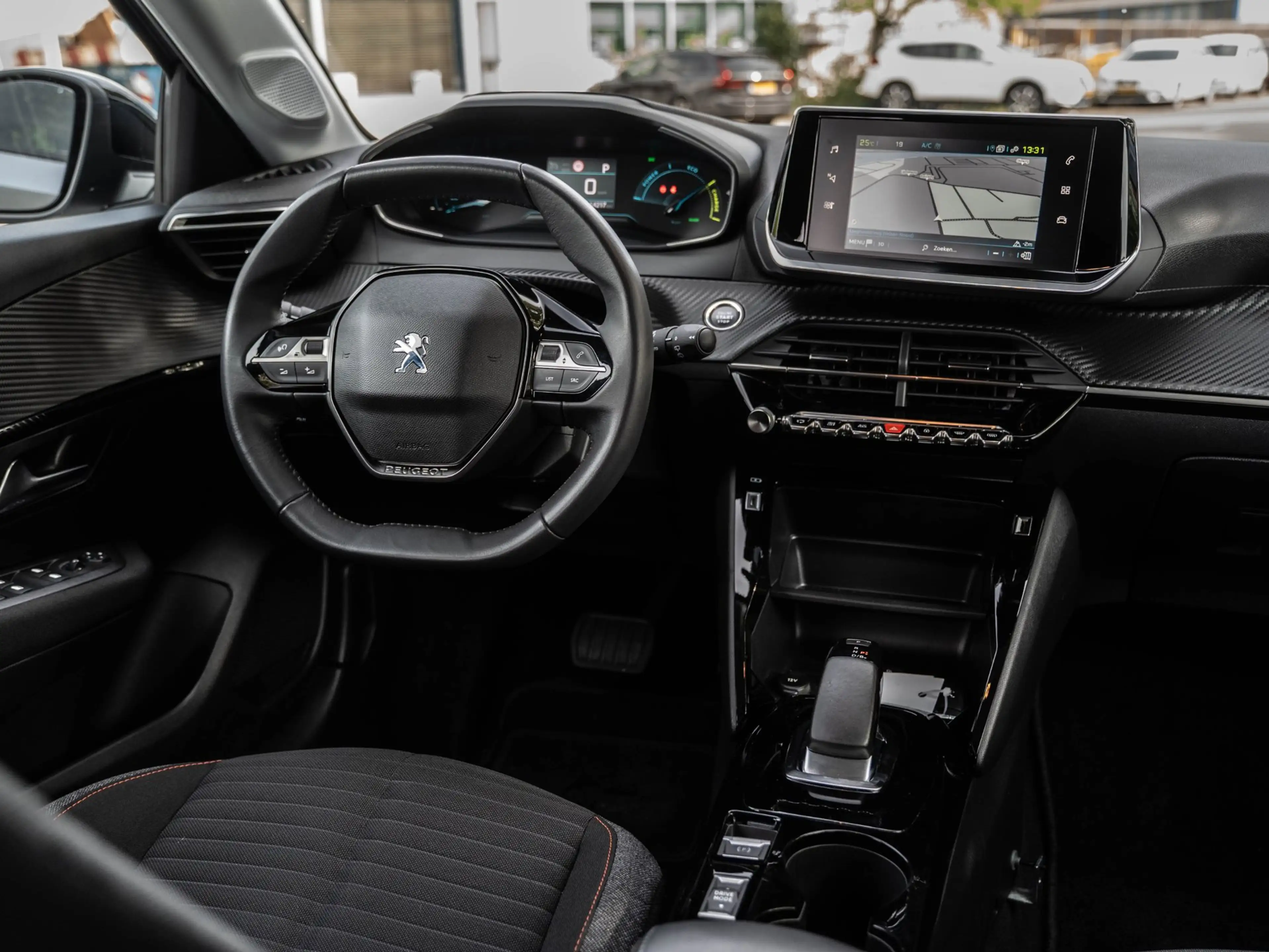 Peugeot e-208 EV Active Pack 50 kWh - 92,5% SOH - APPLE CARPLAY — photo 2