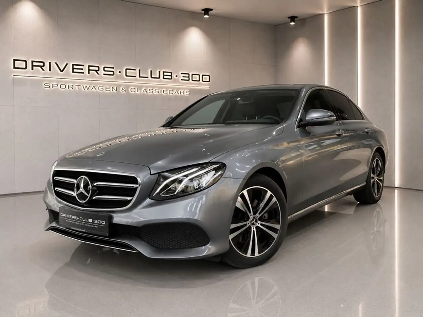 Mercedes-Benz E 200 d (213.012) - ONLINEAKTION Grau - 1