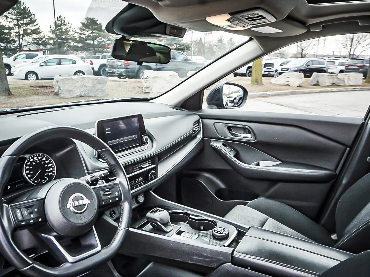 Nissan Rogue снимка Nissan Rogue