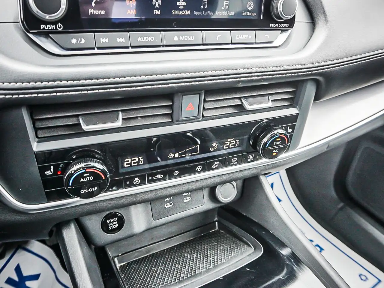 Nissan Rogue снимка Nissan Rogue