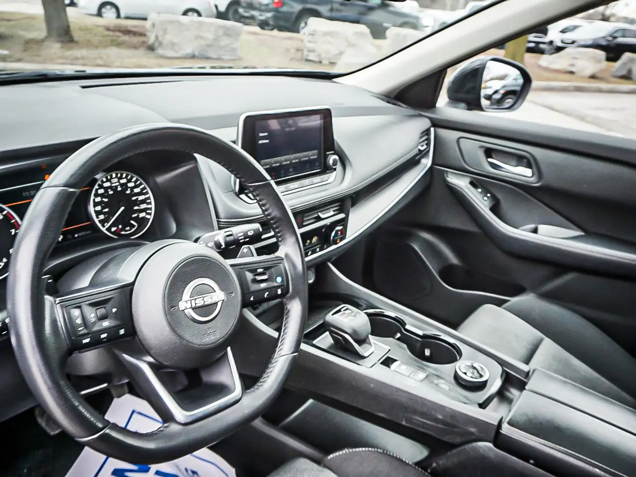 Nissan Rogue снимка Nissan Rogue