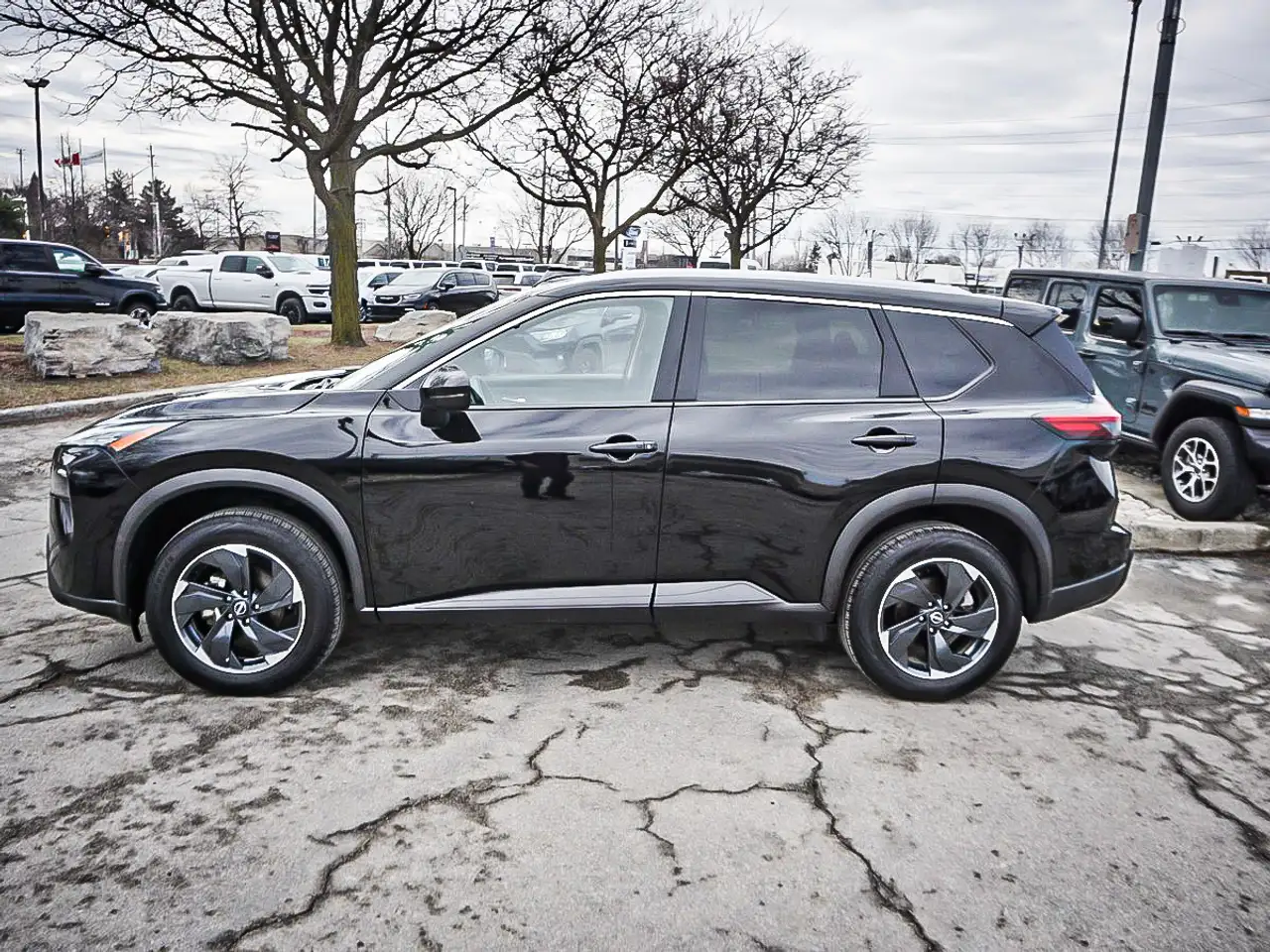 Nissan Rogue снимка Nissan Rogue