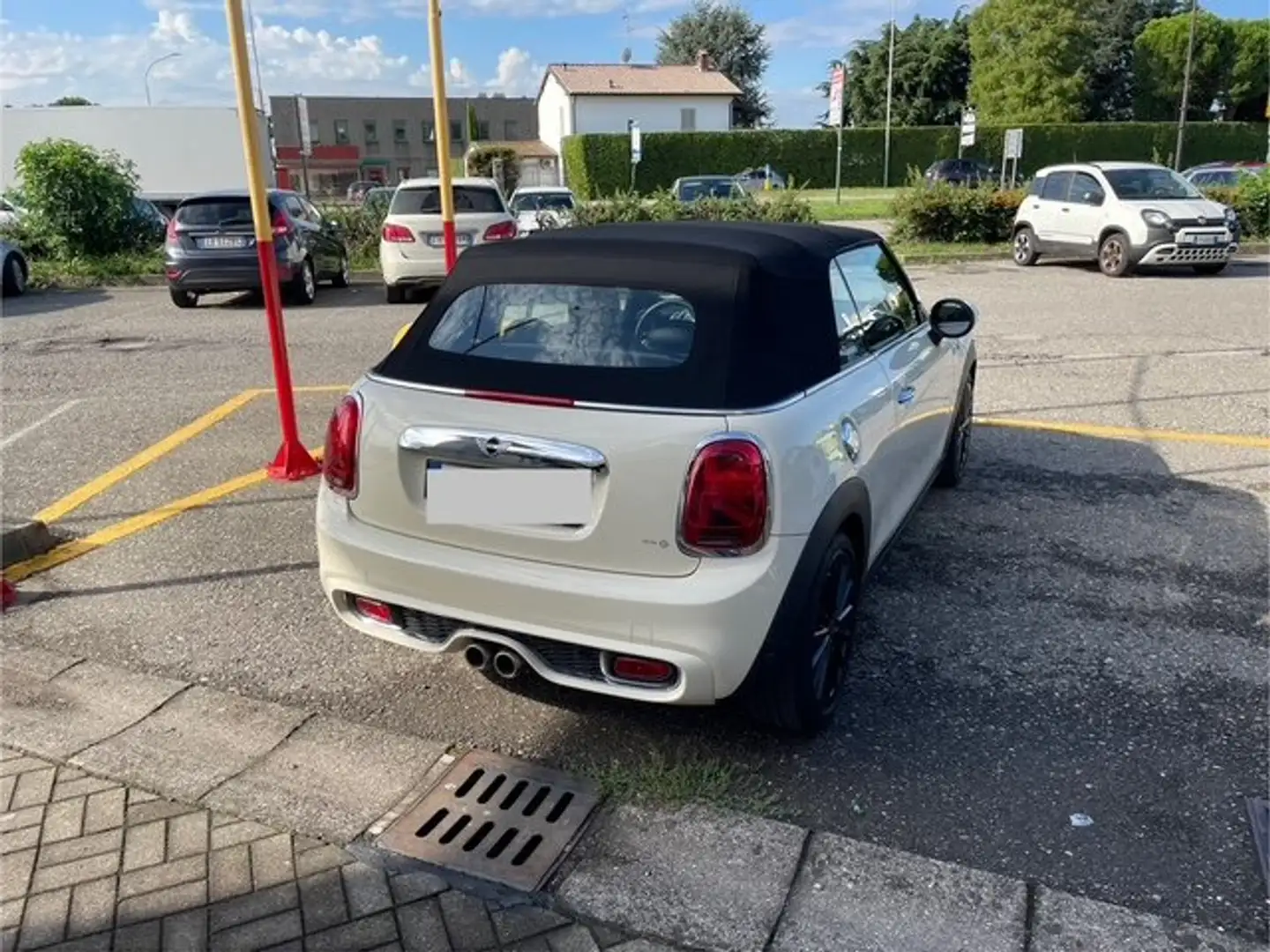 MINI Cooper S Cabrio Mini IV F57 2018 Cabrio 2.0 Boost auto Bianco - 2