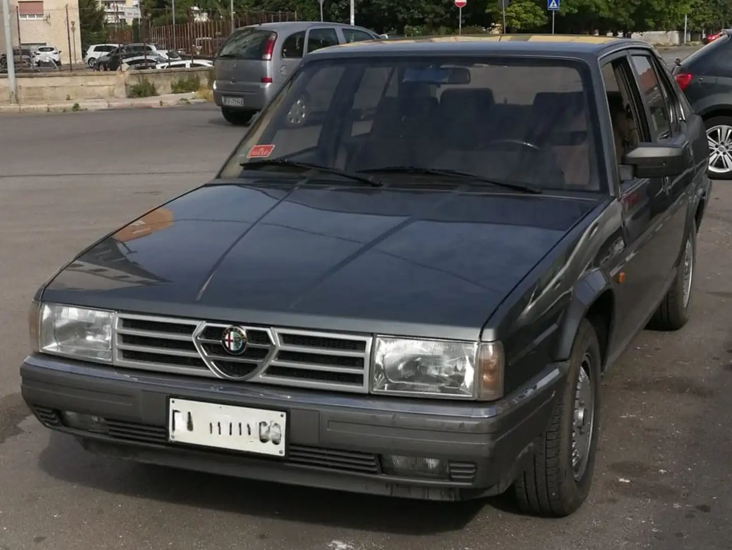 Alfa Romeo 90 Alfa 90 2.0 V6 iniezione Šedá - 1