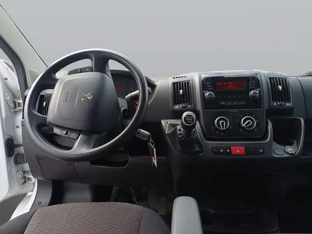 Peugeot Boxer view 12
