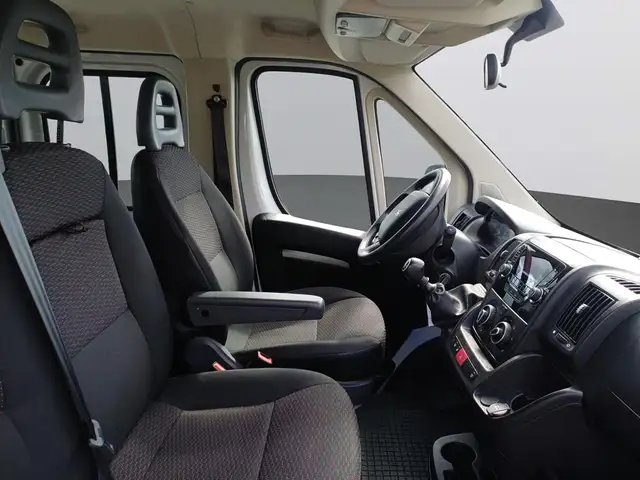 Peugeot Boxer view 13