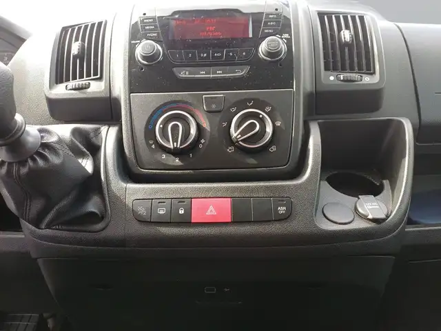 Peugeot Boxer view 14