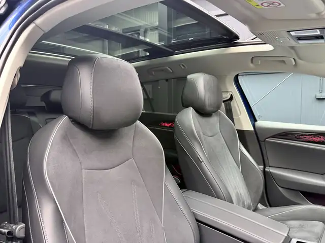 Volkswagen Passat view 13