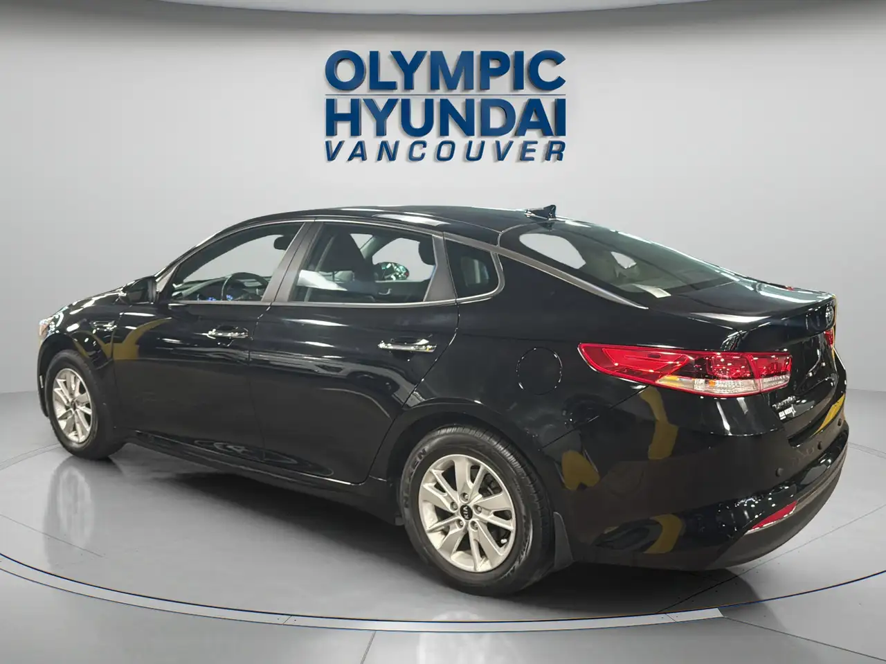 Kia Optima снимка Kia Optima