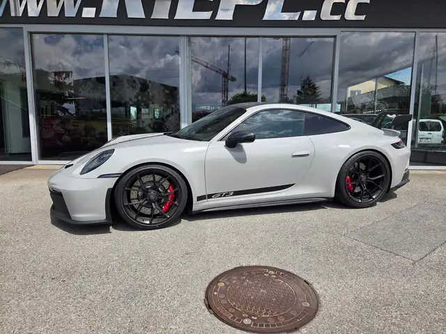Porsche 992 GT3 NUR 4.600 KM Clubsport Neuzustand Bose LED Ansicht 4