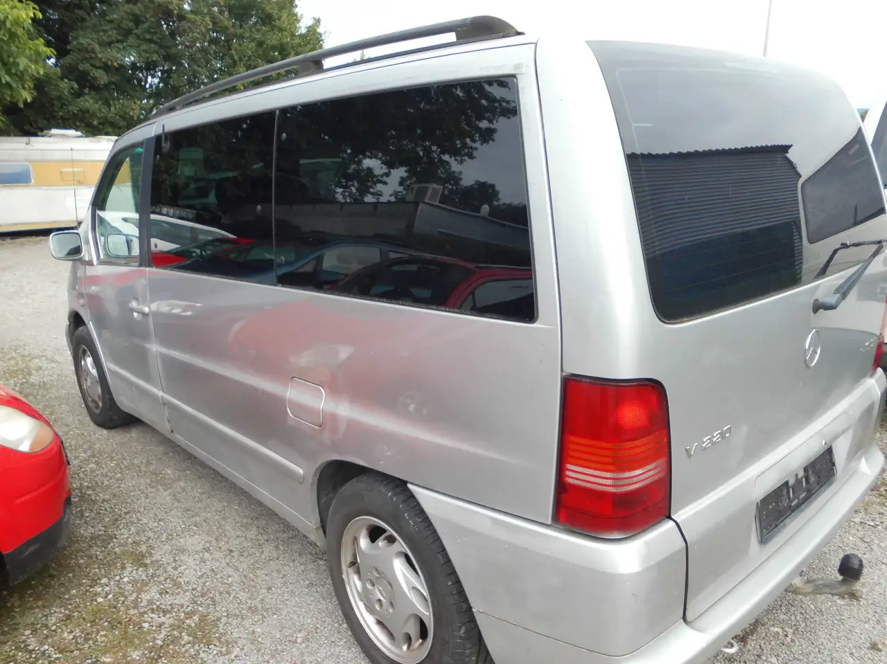 Mercedes-Benz V 220