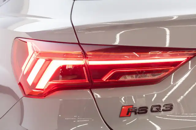 Audi RS Q3 view 26