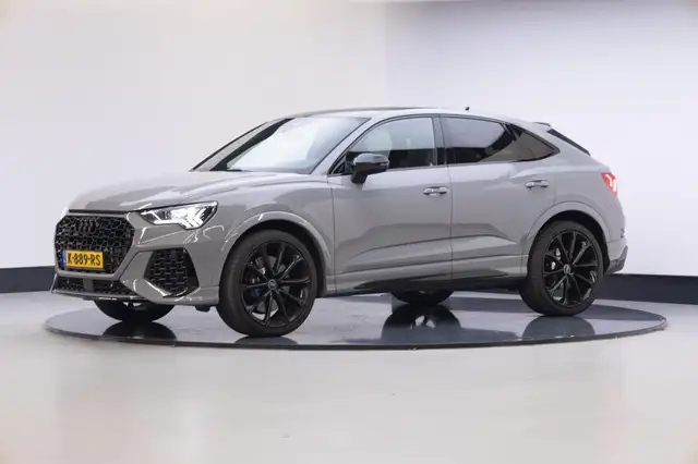 Audi RS Q3 view 25