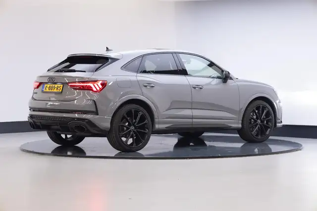 Audi RS Q3 view 22