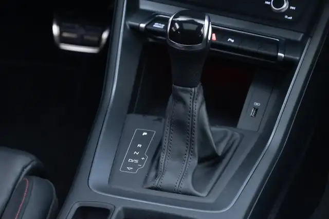 Audi RS Q3 view 15