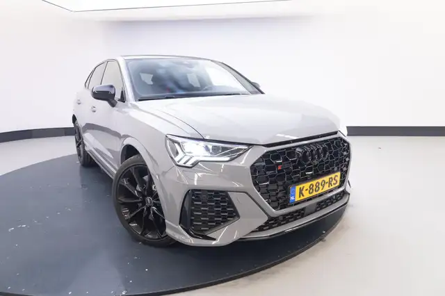 Audi RS Q3 view 3