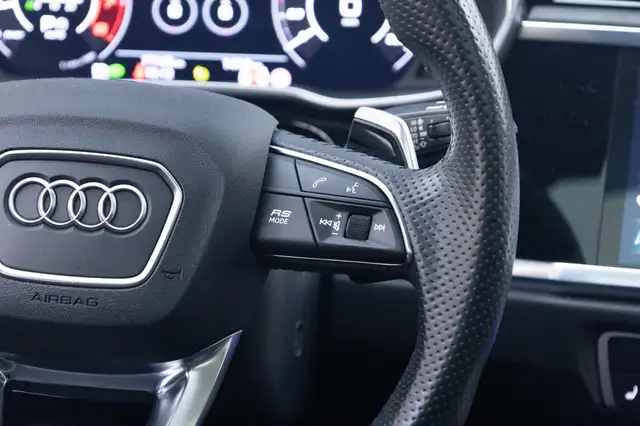 Audi RS Q3 view 11