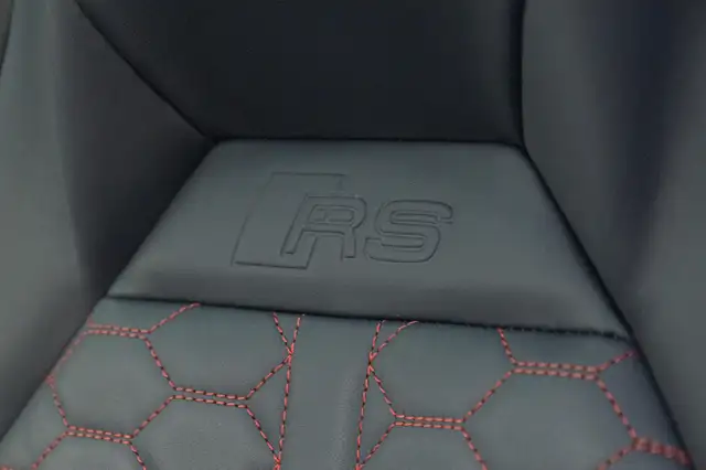 Audi RS Q3 view 18