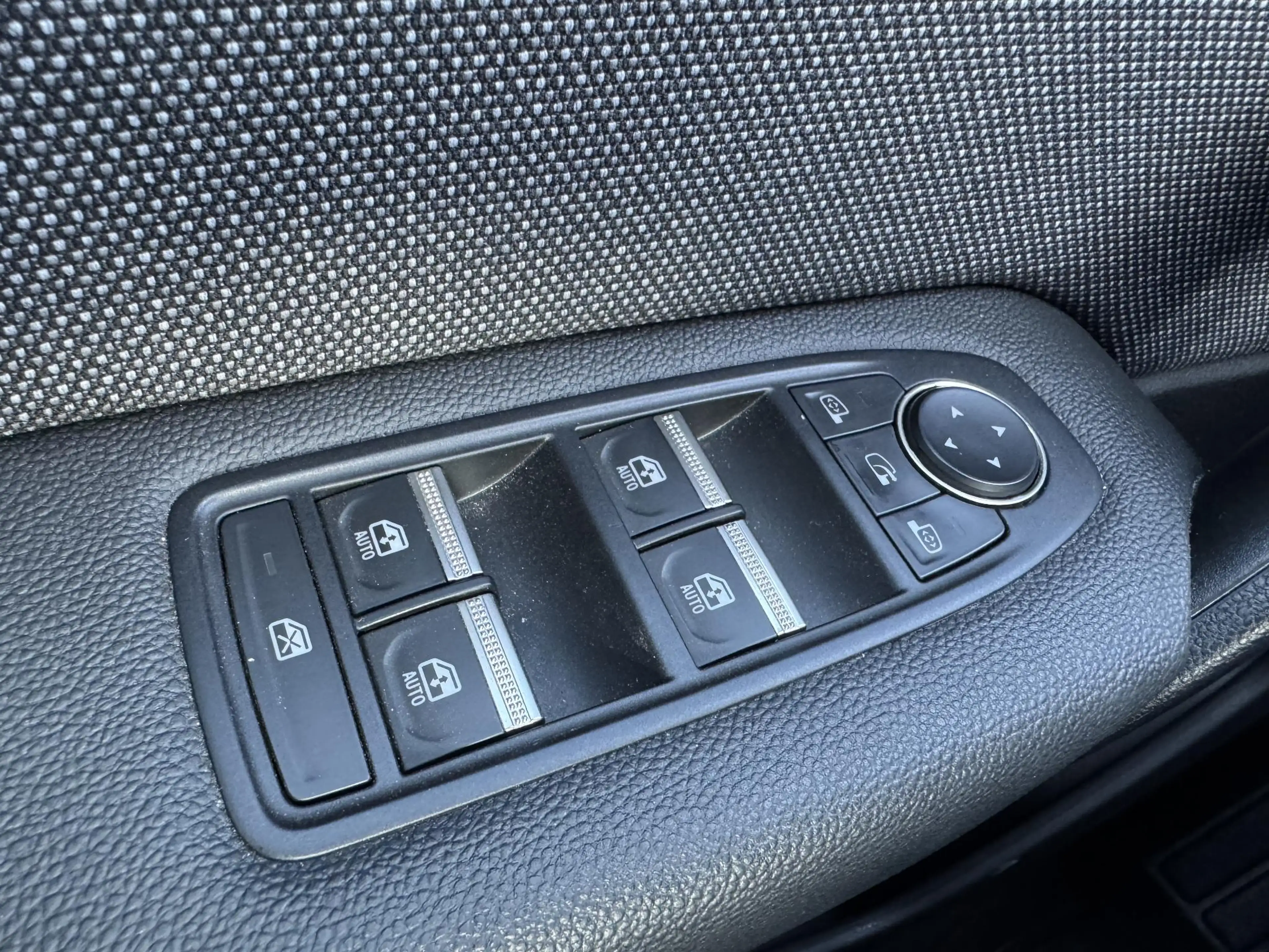 Renault Captur 1.8 E-Tech full hybrid 160 Techno+Pack Winter!! — photo 15